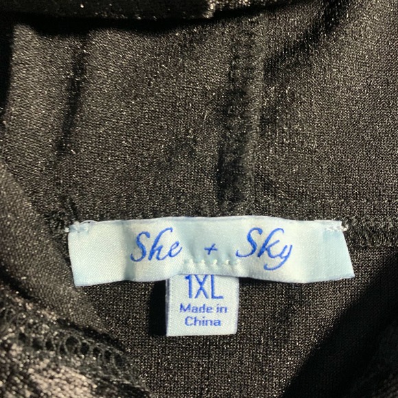 She +Sky Short Sleeve Hoodie Size 1XL - Picture 10 of 11